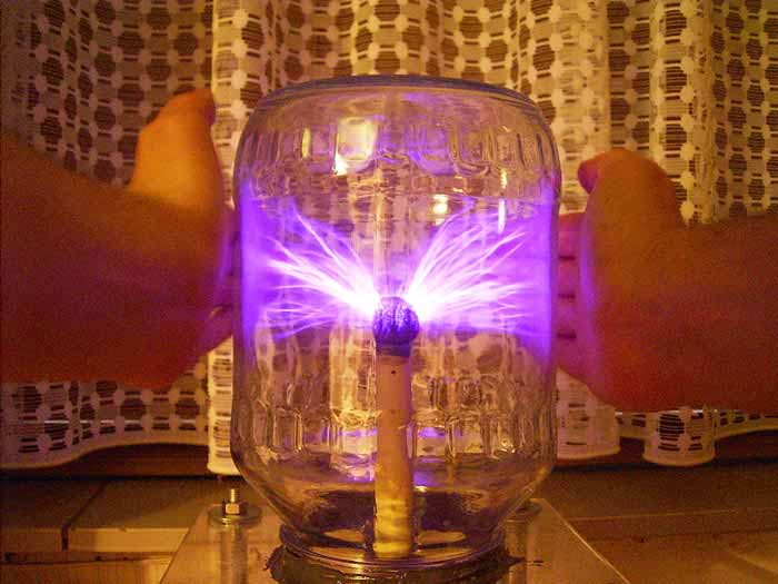 plasma globe in action.