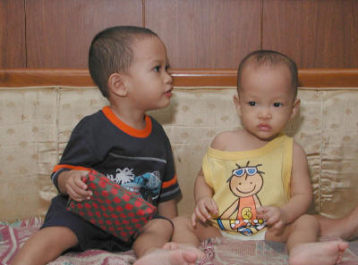 "Selamat ulang tahun, ya Dek!"