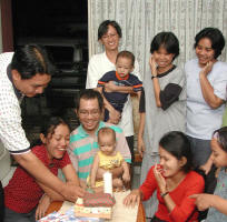 "Eit, itu lilin terlarang!"