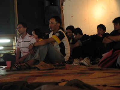 Menyimak atau bengong, nih Mas Josh dan Mas KJ?