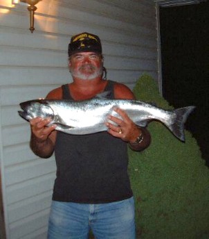 Mike's (skipnskul) steelhead, it was 32 inches long