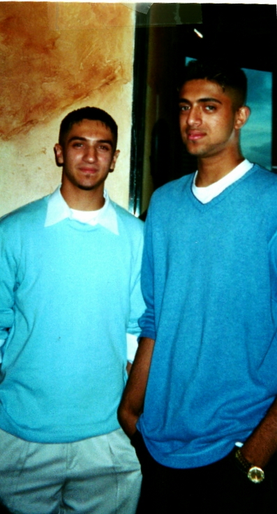 ThEsE arE tWo HoTT A$$ BrOz...
