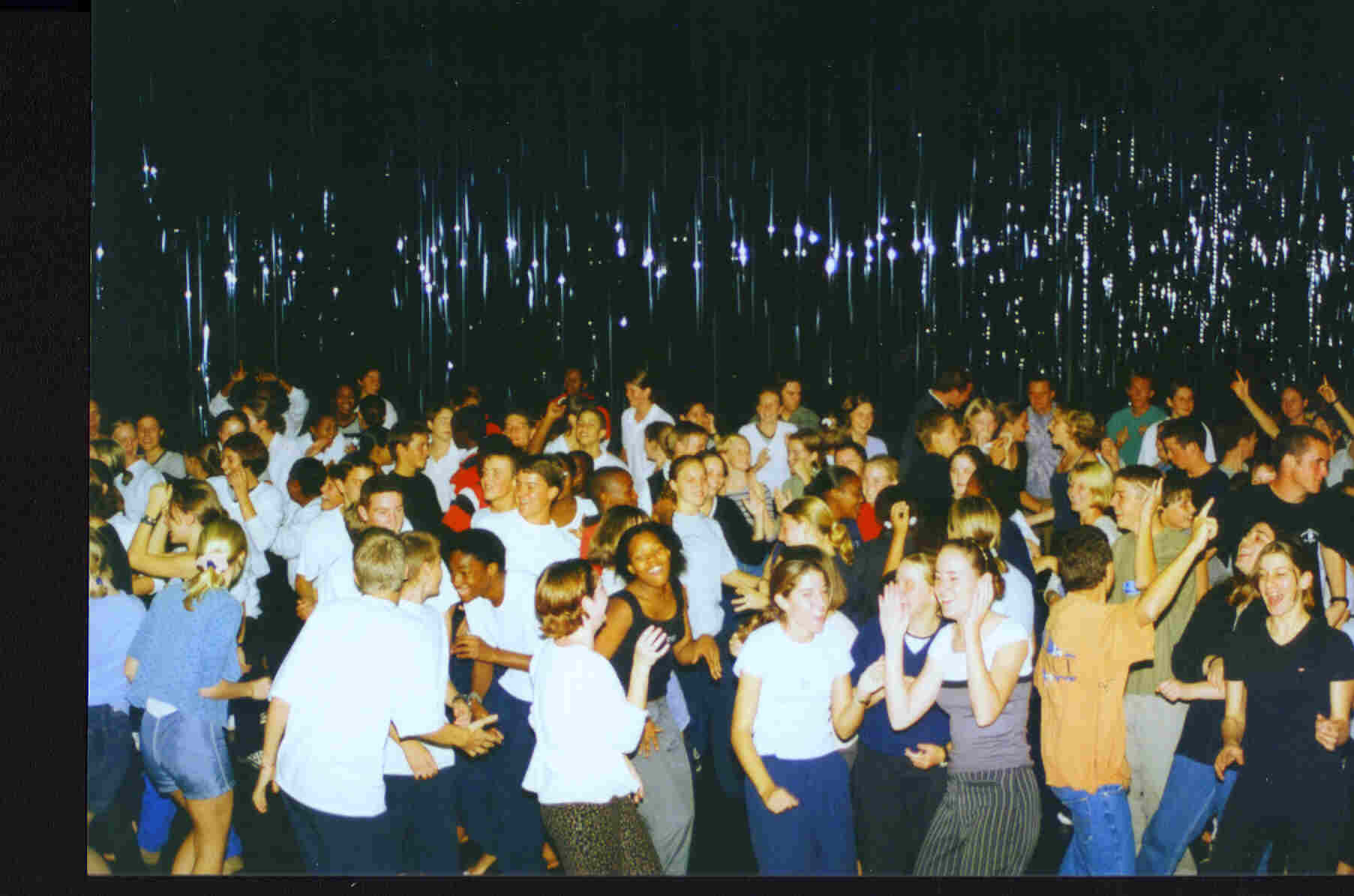 Dance2.jpg (112692 bytes)