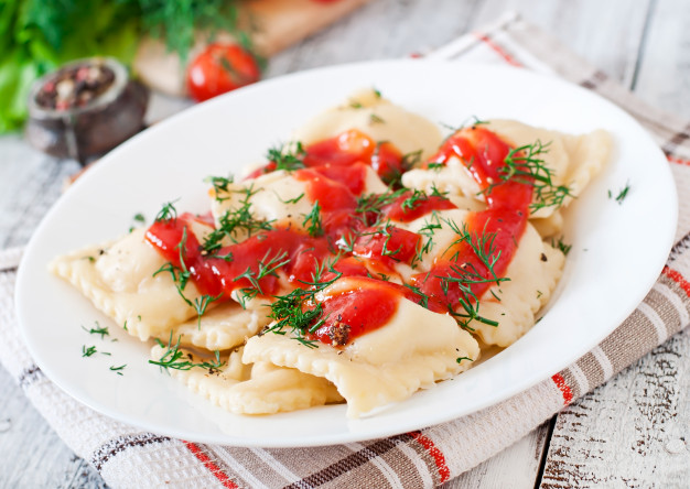 Ravioli with Tomato Sauce and Dill