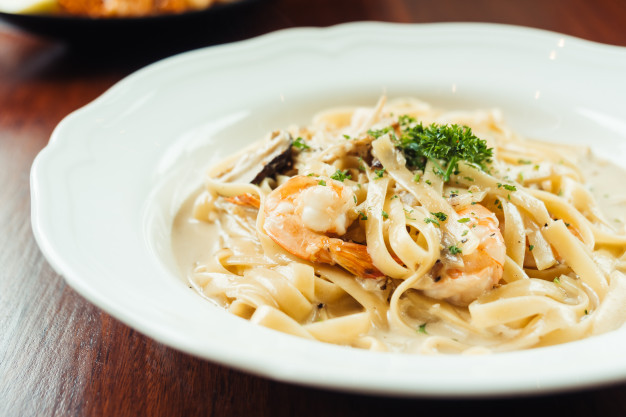 Fetticini Alfredo with shrimp and mushroom