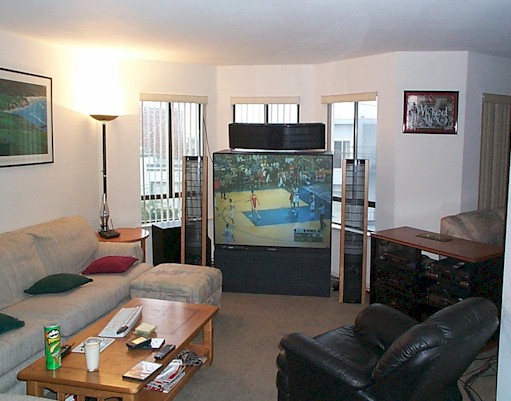 small room-view.jpg (58316 bytes)