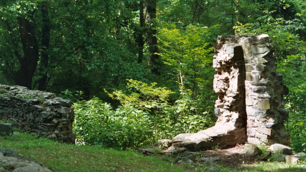 Ruin and wall