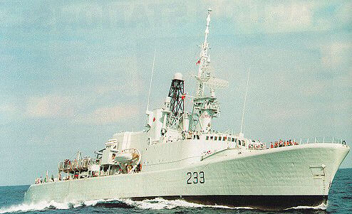 HMCS Fraser heading in for a Jackstay.