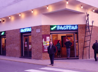 Teatro Facetas