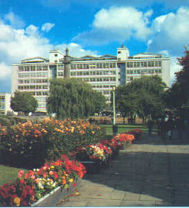 Queen's Gardens & Hull College