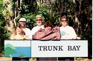 1995trunkbay1.jpg (85055 bytes)