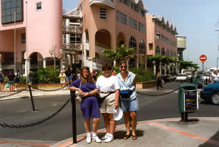 1996shoppingguadalope1.jpg (71907 bytes)