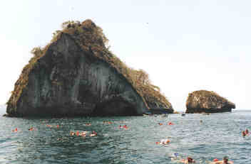 1998snorkeling2.jpg (57756 bytes)