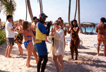1999dancing1.jpg (90625 bytes)