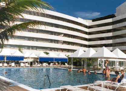 thebaratcancun.jpg (128074 bytes)