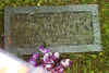 edith and elizabeth lowe.jpg (104058 bytes)
