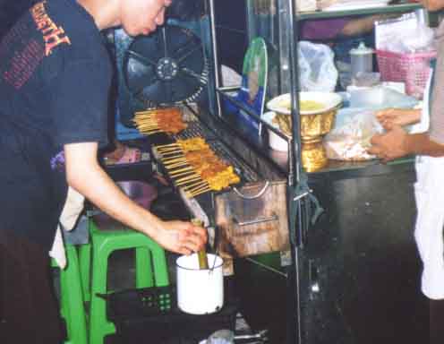 MOMO's favourite food, SATAY! (in Bangkok, Chinatown)