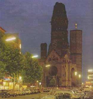 [Ged�chtniskirche Berlin - Elections on 09/22, 2002: The Night the Lights Went Down in Germany]