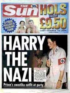 [Prinz Harry bei einem Kost&uuml;mfest in Rommel-Uniform]