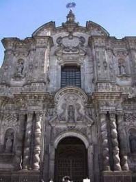[Die Jesuitenkirche in Quito]