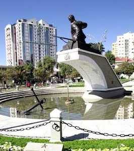 [Denkmal auf Eduardo Abaroa]