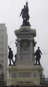 [Denkmal auf Prat in Valparaiso]