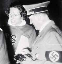 [Helen Stephens (mit Adolf Hitler)]