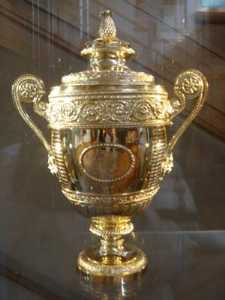 [der Wimbledon-Pokal fr Mnner mit der goldenen Ananas]