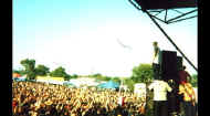 konser5.jpg (32726 bytes)