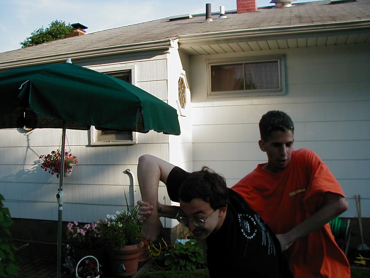 social_night_011.JPG (320209 bytes)