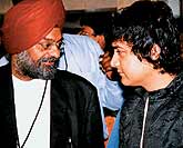 Producer Bobby Bedi 

with Aamir Khan.