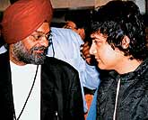 Producer Bobby Bedi 

with Aamir Khan.