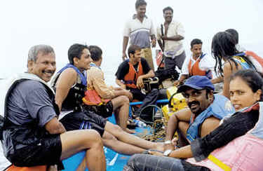 Mani Ratnam, Siddharth, Brinda (Dance), Ravi K Chandran (Cinematographer) shooting for AAYITHA EZHUTHU.