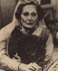 Sian Phillips com a Livia (12000 bytes)
