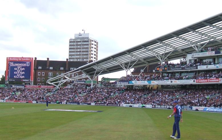 Jimmy Anderson in the field, as Paul Collingwood bowls