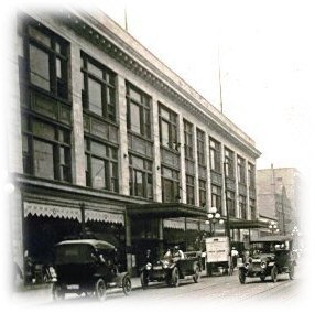 The Minas store, in better times