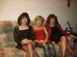 3 southern belles in Omaha...Vickie, me and Samantha