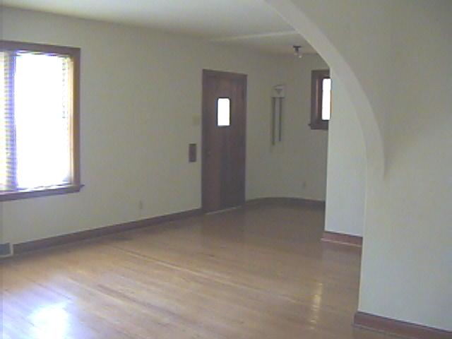 archalc.jpg view towards front door when standing in dining room