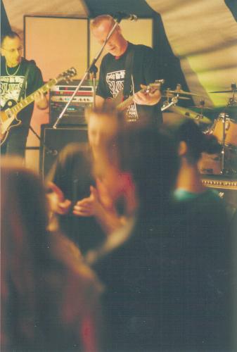 The G.A.S.P. get the crowd on to it's feet 2002