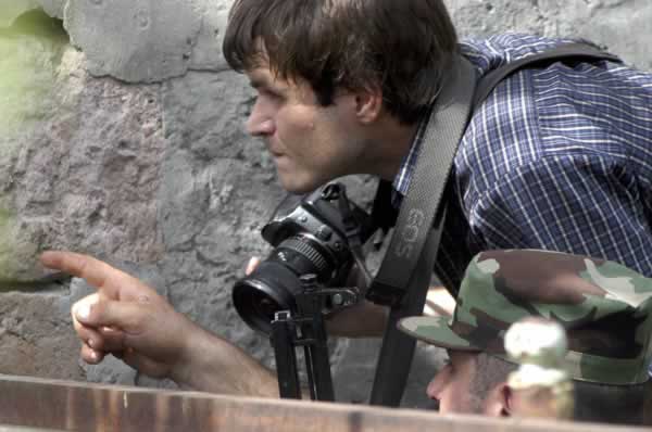Huracanes tornados destrozos fotos imagenes fenomenos climaticos rayos truenos tormentas ojos investigaciones destrucciones argentina estados unidos mexico temporales www.wetherchannel.com pronosticos John Travolta,Nicholas Cage,Contracara,cirugias esteticas,rostro,lipoaspiraciones,medicina,cirujanos,operaciones,Maria Reich,Nazca,lineas,calendario astronomico,Peru,dibujos,astronomia,geometria,Bernd Teichert,mapas,Ana Mar&iacute;a Cogorno,ovnis,misterios,Cristobal Colon,Hernando,Diego,catedral Sevillana,Cartuja Pickman,Jos&eacute; Antonio Lorente,Granada,ADN;restos,Marcial Castro,antropologia,Republica Dominicana,www.egipto.com,Egipto,Keops,piramides,descubrimientos,Aton,Ankh,tumbas,sarcofacos,momias,embalsamamientos,Kefren,camaras secretas,Nefertiti,Amenofis,Nilo,inundaciones,Blade Runner,Ridley Scott, Richard Dawkins,Steven Pinker,Harrison Ford,Stephen Minger,Stanley Kubrick,Daryl Hanna,replicantes,androides,ciencia ficcion,Contactos,SHGb02+14a,proyecto SETI,Search for Extra Terrestial Intelligence,SETI@home,Robert Zemeckis,Jodie Foster,Dan Wertheimer,New Scientist,Arecibo,Puerto Rico,civilizaciones extraterrestres,Ma libert&eacute; de penser,Florent Pagny,Argentina,France,Patagonia,Argentine,Azucena Caama&ntilde;o,Savoir aimer,artistes,musique,musica,CD,cantores,ventas,compras,ranking,Paparazzi,Isabel Sartorius,Borbon,Ortiz Pati&ntilde;o,Vallejo Najera,Entrecanales,Mora Figueroa,Antonio Montero,Sainz Vicu&ntilde;a,Espa&ntilde;a,jet set,Mallorca,Ibiza,John Fitzgerald Kennedy,Lee Harvey Oswald,Vitaliy Fadeyev,Lawrence Berkeley,Carl Haber,Fidel Castro,Lyndon B. Johnson,Jackie,Onassis,Irma Roy,Carolina Papaleo,Osvaldo,diputada nacional,Congreso,Argentina,Raul Granillo Ocampo,politica,justicialismo,peronismo,cine,television,La Horqueta,San Isidro,que se vayan todos,diciembre 2001,2002,2003,2004,maria julia alsogaray,alvaros,,Roberto Mart&iacute;nez Medina,Maria Julia Alsogaray,Ra&uacute;l Granillo Ocampo,Jorge Rodr&iacute;guez,V&iacute;ctor Alderete,Claudia Bello,Angel Massa,Alfredo Yabran,Mario Pontaquarto,Nestor Carlos Kirchner,Cristina Elizabeth Fernandez,corrupcion,senado,general rodriguez,anibal,fernandez,alberto,fernando de la rua,ines pertine,eduardo duhalde,hilda chiche gonzalez,2000,2001,2002,2003,2004,Museos,www.louvre.fr,Leonardo Da Vinci,Gioconda,Mona Lisa,Italia,Francia,France,inventos,Italy,renacimiento,historia,cuadros,links,images,postcards,photos,fotos,imagenes,postales,pictures,historia,arqueologia,descubrimientos,culturales,agenda,infodiario,diario accion,buenos aires,argentina,Diario Accion de General Rodriguez, politica, actualidad, noticias e informacion, personalidades e instituciones, policiales, galerias de fotos; historia de General Rodriguez, sus origenes, edificios, estancias, habitos y costumbres, anecdotas, comercios e industrias, los fundadores, antiguas instituciones, fotos e imagenes; suplementos especiales: la crisis politica, economica y social de la Argentina, los acontecimientos de Diciembre de 2001, articulos y entrevistas; Emigracion: toda la informacion destinada a aquellos que desean emigrar, radicarse o estudiar en el exterior, visas, pasaportes, consejos, guias, informacion util, links; Trueque: novedades e informacion, links, estructura del trueque; el casamiento de Maxima Zorreguieta y el principe Guillermo Alejandro de Holanda; Guerra de Afganistan: galeria de imagenes e informacion sobre la primera guerra del siglo XXI; la guerra de Irak, Bagdad, Georges W. Bush, Saddam Husseim, el atentado a las torres Gemelas de Nueva York, las twin towers, el 11-s, y descripcion del hecho que conmovio al mundo; Empleo: consultoras, clasificados, agencias de empleo, consejos e informacion util, curriculum vitae, como confeccionarlos, noticias de actualidad; 
Los numeros de la crisis: Las consecuencias de la crisis politica, economica y social; estadisticas, pobreza, desnutricion, salud y asistencia; noticias regionales y provinciales, columnas y editoriales; informacion para negocios: pymes, links, empresas y negocios; Agenda Cultural con toda la informacion de cursos, universidades, talleres, escuelas y oportunidades, exposiciones de arte de la region; buscadores en Internet, Enlaces: links a los mejores sitios de educacion, cultura, arte, biografias, politica, interes general, web, Links del Diario Accion: RMS Titanic, su historia, su tragico viaje inaugural; historias, testimonios, documentos y articulos sobre el naufragio; links y sitios sobre el tema; la pelicula de Cameron, fotos e imagenes; suplementos especiales, Historia Argentina y de General Rodriguez, la llegada de la democracia en General Rodriguez, la asuncion de Juan Lumbreras como intendente en 1983, galeria de imagenes, sus palabras y los actos, su gabinete, festejos de la comunidad. Fundacion del pueblo de General Rodriguez, sus instituciones y personalidades relevantes, arquitectura y edificios, comercios e industrias, sus comienzos, estancias, inmigraciones italianas, espa&ntilde;olas, vascas e irlandesas, anecdotas y efemerides, sus hombres ilustres, el Hospital Vicente Lopez y Planes, su fundacion por las Damas de Beneficencia, el hundimiento del crucero General Belgrano, testimonios de ex combatientes y tripulantes, su comandante Hector Elias Bonzo, fotos e imagenes, recuerdos y homenajes, historia de la familia Bonzo de General Rodriguez, entrevistas y articulos periodisticos. La guerra de Malvinas en el Atlantico Sur, el conflicto belico con Gran Breta&ntilde;a de 1982, politicos relevantes, Benjamin Paez y Trueba, fotos antiguas de familias fundadoras, galerias de imagenes de pobladores, recorrida virtual por el antiguo General Rodriguez, el paso de la Infanta en 1910, historia de La Serenisima, la familia Mastellone, La Choza, Bernardo de Irigoyen, peronismo y radicalismo y muchisimo mas