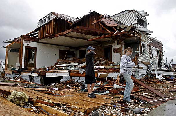Huracanes tornados destrozos fotos imagenes fenomenos climaticos rayos truenos tormentas ojos investigaciones destrucciones argentina estados unidos mexico temporales www.wetherchannel.com pronosticos John Travolta,Nicholas Cage,Contracara,cirugias esteticas,rostro,lipoaspiraciones,medicina,cirujanos,operaciones,Maria Reich,Nazca,lineas,calendario astronomico,Peru,dibujos,astronomia,geometria,Bernd Teichert,mapas,Ana Mar&iacute;a Cogorno,ovnis,misterios,Cristobal Colon,Hernando,Diego,catedral Sevillana,Cartuja Pickman,Jos&eacute; Antonio Lorente,Granada,ADN;restos,Marcial Castro,antropologia,Republica Dominicana,www.egipto.com,Egipto,Keops,piramides,descubrimientos,Aton,Ankh,tumbas,sarcofacos,momias,embalsamamientos,Kefren,camaras secretas,Nefertiti,Amenofis,Nilo,inundaciones,Blade Runner,Ridley Scott, Richard Dawkins,Steven Pinker,Harrison Ford,Stephen Minger,Stanley Kubrick,Daryl Hanna,replicantes,androides,ciencia ficcion,Contactos,SHGb02+14a,proyecto SETI,Search for Extra Terrestial Intelligence,SETI@home,Robert Zemeckis,Jodie Foster,Dan Wertheimer,New Scientist,Arecibo,Puerto Rico,civilizaciones extraterrestres,Ma libert&eacute; de penser,Florent Pagny,Argentina,France,Patagonia,Argentine,Azucena Caama&ntilde;o,Savoir aimer,artistes,musique,musica,CD,cantores,ventas,compras,ranking,Paparazzi,Isabel Sartorius,Borbon,Ortiz Pati&ntilde;o,Vallejo Najera,Entrecanales,Mora Figueroa,Antonio Montero,Sainz Vicu&ntilde;a,Espa&ntilde;a,jet set,Mallorca,Ibiza,John Fitzgerald Kennedy,Lee Harvey Oswald,Vitaliy Fadeyev,Lawrence Berkeley,Carl Haber,Fidel Castro,Lyndon B. Johnson,Jackie,Onassis,Irma Roy,Carolina Papaleo,Osvaldo,diputada nacional,Congreso,Argentina,Raul Granillo Ocampo,politica,justicialismo,peronismo,cine,television,La Horqueta,San Isidro,que se vayan todos,diciembre 2001,2002,2003,2004,maria julia alsogaray,alvaros,,Roberto Mart&iacute;nez Medina,Maria Julia Alsogaray,Ra&uacute;l Granillo Ocampo,Jorge Rodr&iacute;guez,V&iacute;ctor Alderete,Claudia Bello,Angel Massa,Alfredo Yabran,Mario Pontaquarto,Nestor Carlos Kirchner,Cristina Elizabeth Fernandez,corrupcion,senado,general rodriguez,anibal,fernandez,alberto,fernando de la rua,ines pertine,eduardo duhalde,hilda chiche gonzalez,2000,2001,2002,2003,2004,Museos,www.louvre.fr,Leonardo Da Vinci,Gioconda,Mona Lisa,Italia,Francia,France,inventos,Italy,renacimiento,historia,cuadros,links,images,postcards,photos,fotos,imagenes,postales,pictures,historia,arqueologia,descubrimientos,culturales,agenda,infodiario,diario accion,buenos aires,argentina,Diario Accion de General Rodriguez, politica, actualidad, noticias e informacion, personalidades e instituciones, policiales, galerias de fotos; historia de General Rodriguez, sus origenes, edificios, estancias, habitos y costumbres, anecdotas, comercios e industrias, los fundadores, antiguas instituciones, fotos e imagenes; suplementos especiales: la crisis politica, economica y social de la Argentina, los acontecimientos de Diciembre de 2001, articulos y entrevistas; Emigracion: toda la informacion destinada a aquellos que desean emigrar, radicarse o estudiar en el exterior, visas, pasaportes, consejos, guias, informacion util, links; Trueque: novedades e informacion, links, estructura del trueque; el casamiento de Maxima Zorreguieta y el principe Guillermo Alejandro de Holanda; Guerra de Afganistan: galeria de imagenes e informacion sobre la primera guerra del siglo XXI; la guerra de Irak, Bagdad, Georges W. Bush, Saddam Husseim, el atentado a las torres Gemelas de Nueva York, las twin towers, el 11-s, y descripcion del hecho que conmovio al mundo; Empleo: consultoras, clasificados, agencias de empleo, consejos e informacion util, curriculum vitae, como confeccionarlos, noticias de actualidad; 
Los numeros de la crisis: Las consecuencias de la crisis politica, economica y social; estadisticas, pobreza, desnutricion, salud y asistencia; noticias regionales y provinciales, columnas y editoriales; informacion para negocios: pymes, links, empresas y negocios; Agenda Cultural con toda la informacion de cursos, universidades, talleres, escuelas y oportunidades, exposiciones de arte de la region; buscadores en Internet, Enlaces: links a los mejores sitios de educacion, cultura, arte, biografias, politica, interes general, web, Links del Diario Accion: RMS Titanic, su historia, su tragico viaje inaugural; historias, testimonios, documentos y articulos sobre el naufragio; links y sitios sobre el tema; la pelicula de Cameron, fotos e imagenes; suplementos especiales, Historia Argentina y de General Rodriguez, la llegada de la democracia en General Rodriguez, la asuncion de Juan Lumbreras como intendente en 1983, galeria de imagenes, sus palabras y los actos, su gabinete, festejos de la comunidad. Fundacion del pueblo de General Rodriguez, sus instituciones y personalidades relevantes, arquitectura y edificios, comercios e industrias, sus comienzos, estancias, inmigraciones italianas, espa&ntilde;olas, vascas e irlandesas, anecdotas y efemerides, sus hombres ilustres, el Hospital Vicente Lopez y Planes, su fundacion por las Damas de Beneficencia, el hundimiento del crucero General Belgrano, testimonios de ex combatientes y tripulantes, su comandante Hector Elias Bonzo, fotos e imagenes, recuerdos y homenajes, historia de la familia Bonzo de General Rodriguez, entrevistas y articulos periodisticos. La guerra de Malvinas en el Atlantico Sur, el conflicto belico con Gran Breta&ntilde;a de 1982, politicos relevantes, Benjamin Paez y Trueba, fotos antiguas de familias fundadoras, galerias de imagenes de pobladores, recorrida virtual por el antiguo General Rodriguez, el paso de la Infanta en 1910, historia de La Serenisima, la familia Mastellone, La Choza, Bernardo de Irigoyen, peronismo y radicalismo y muchisimo mas