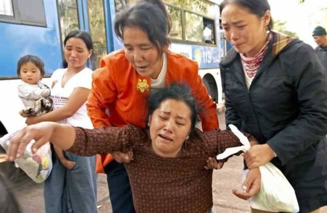 Huracanes tornados destrozos fotos imagenes fenomenos climaticos rayos truenos tormentas ojos investigaciones destrucciones argentina estados unidos mexico temporales www.wetherchannel.com pronosticos John Travolta,Nicholas Cage,Contracara,cirugias esteticas,rostro,lipoaspiraciones,medicina,cirujanos,operaciones,Maria Reich,Nazca,lineas,calendario astronomico,Peru,dibujos,astronomia,geometria,Bernd Teichert,mapas,Ana Mar&iacute;a Cogorno,ovnis,misterios,Cristobal Colon,Hernando,Diego,catedral Sevillana,Cartuja Pickman,Jos&eacute; Antonio Lorente,Granada,ADN;restos,Marcial Castro,antropologia,Republica Dominicana,www.egipto.com,Egipto,Keops,piramides,descubrimientos,Aton,Ankh,tumbas,sarcofacos,momias,embalsamamientos,Kefren,camaras secretas,Nefertiti,Amenofis,Nilo,inundaciones,Blade Runner,Ridley Scott, Richard Dawkins,Steven Pinker,Harrison Ford,Stephen Minger,Stanley Kubrick,Daryl Hanna,replicantes,androides,ciencia ficcion,Contactos,SHGb02+14a,proyecto SETI,Search for Extra Terrestial Intelligence,SETI@home,Robert Zemeckis,Jodie Foster,Dan Wertheimer,New Scientist,Arecibo,Puerto Rico,civilizaciones extraterrestres,Ma libert&eacute; de penser,Florent Pagny,Argentina,France,Patagonia,Argentine,Azucena Caama&ntilde;o,Savoir aimer,artistes,musique,musica,CD,cantores,ventas,compras,ranking,Paparazzi,Isabel Sartorius,Borbon,Ortiz Pati&ntilde;o,Vallejo Najera,Entrecanales,Mora Figueroa,Antonio Montero,Sainz Vicu&ntilde;a,Espa&ntilde;a,jet set,Mallorca,Ibiza,John Fitzgerald Kennedy,Lee Harvey Oswald,Vitaliy Fadeyev,Lawrence Berkeley,Carl Haber,Fidel Castro,Lyndon B. Johnson,Jackie,Onassis,Irma Roy,Carolina Papaleo,Osvaldo,diputada nacional,Congreso,Argentina,Raul Granillo Ocampo,politica,justicialismo,peronismo,cine,television,La Horqueta,San Isidro,que se vayan todos,diciembre 2001,2002,2003,2004,maria julia alsogaray,alvaros,,Roberto Mart&iacute;nez Medina,Maria Julia Alsogaray,Ra&uacute;l Granillo Ocampo,Jorge Rodr&iacute;guez,V&iacute;ctor Alderete,Claudia Bello,Angel Massa,Alfredo Yabran,Mario Pontaquarto,Nestor Carlos Kirchner,Cristina Elizabeth Fernandez,corrupcion,senado,general rodriguez,anibal,fernandez,alberto,fernando de la rua,ines pertine,eduardo duhalde,hilda chiche gonzalez,2000,2001,2002,2003,2004,Museos,www.louvre.fr,Leonardo Da Vinci,Gioconda,Mona Lisa,Italia,Francia,France,inventos,Italy,renacimiento,historia,cuadros,links,images,postcards,photos,fotos,imagenes,postales,pictures,historia,arqueologia,descubrimientos,culturales,agenda,infodiario,diario accion,buenos aires,argentina,Diario Accion de General Rodriguez, politica, actualidad, noticias e informacion, personalidades e instituciones, policiales, galerias de fotos; historia de General Rodriguez, sus origenes, edificios, estancias, habitos y costumbres, anecdotas, comercios e industrias, los fundadores, antiguas instituciones, fotos e imagenes; suplementos especiales: la crisis politica, economica y social de la Argentina, los acontecimientos de Diciembre de 2001, articulos y entrevistas; Emigracion: toda la informacion destinada a aquellos que desean emigrar, radicarse o estudiar en el exterior, visas, pasaportes, consejos, guias, informacion util, links; Trueque: novedades e informacion, links, estructura del trueque; el casamiento de Maxima Zorreguieta y el principe Guillermo Alejandro de Holanda; Guerra de Afganistan: galeria de imagenes e informacion sobre la primera guerra del siglo XXI; la guerra de Irak, Bagdad, Georges W. Bush, Saddam Husseim, el atentado a las torres Gemelas de Nueva York, las twin towers, el 11-s, y descripcion del hecho que conmovio al mundo; Empleo: consultoras, clasificados, agencias de empleo, consejos e informacion util, curriculum vitae, como confeccionarlos, noticias de actualidad; 
Los numeros de la crisis: Las consecuencias de la crisis politica, economica y social; estadisticas, pobreza, desnutricion, salud y asistencia; noticias regionales y provinciales, columnas y editoriales; informacion para negocios: pymes, links, empresas y negocios; Agenda Cultural con toda la informacion de cursos, universidades, talleres, escuelas y oportunidades, exposiciones de arte de la region; buscadores en Internet, Enlaces: links a los mejores sitios de educacion, cultura, arte, biografias, politica, interes general, web, Links del Diario Accion: RMS Titanic, su historia, su tragico viaje inaugural; historias, testimonios, documentos y articulos sobre el naufragio; links y sitios sobre el tema; la pelicula de Cameron, fotos e imagenes; suplementos especiales, Historia Argentina y de General Rodriguez, la llegada de la democracia en General Rodriguez, la asuncion de Juan Lumbreras como intendente en 1983, galeria de imagenes, sus palabras y los actos, su gabinete, festejos de la comunidad. Fundacion del pueblo de General Rodriguez, sus instituciones y personalidades relevantes, arquitectura y edificios, comercios e industrias, sus comienzos, estancias, inmigraciones italianas, espa&ntilde;olas, vascas e irlandesas, anecdotas y efemerides, sus hombres ilustres, el Hospital Vicente Lopez y Planes, su fundacion por las Damas de Beneficencia, el hundimiento del crucero General Belgrano, testimonios de ex combatientes y tripulantes, su comandante Hector Elias Bonzo, fotos e imagenes, recuerdos y homenajes, historia de la familia Bonzo de General Rodriguez, entrevistas y articulos periodisticos. La guerra de Malvinas en el Atlantico Sur, el conflicto belico con Gran Breta&ntilde;a de 1982, politicos relevantes, Benjamin Paez y Trueba, fotos antiguas de familias fundadoras, galerias de imagenes de pobladores, recorrida virtual por el antiguo General Rodriguez, el paso de la Infanta en 1910, historia de La Serenisima, la familia Mastellone, La Choza, Bernardo de Irigoyen, peronismo y radicalismo y muchisimo mas