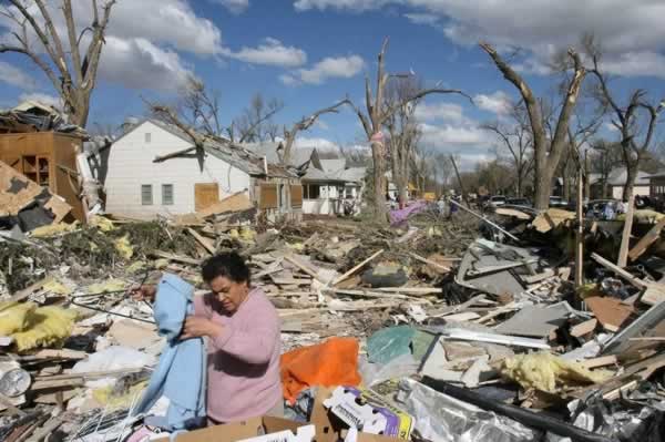 Huracanes tornados destrozos fotos imagenes fenomenos climaticos rayos truenos tormentas ojos investigaciones destrucciones argentina estados unidos mexico temporales www.wetherchannel.com pronosticos John Travolta,Nicholas Cage,Contracara,cirugias esteticas,rostro,lipoaspiraciones,medicina,cirujanos,operaciones,Maria Reich,Nazca,lineas,calendario astronomico,Peru,dibujos,astronomia,geometria,Bernd Teichert,mapas,Ana Mar&iacute;a Cogorno,ovnis,misterios,Cristobal Colon,Hernando,Diego,catedral Sevillana,Cartuja Pickman,Jos&eacute; Antonio Lorente,Granada,ADN;restos,Marcial Castro,antropologia,Republica Dominicana,www.egipto.com,Egipto,Keops,piramides,descubrimientos,Aton,Ankh,tumbas,sarcofacos,momias,embalsamamientos,Kefren,camaras secretas,Nefertiti,Amenofis,Nilo,inundaciones,Blade Runner,Ridley Scott, Richard Dawkins,Steven Pinker,Harrison Ford,Stephen Minger,Stanley Kubrick,Daryl Hanna,replicantes,androides,ciencia ficcion,Contactos,SHGb02+14a,proyecto SETI,Search for Extra Terrestial Intelligence,SETI@home,Robert Zemeckis,Jodie Foster,Dan Wertheimer,New Scientist,Arecibo,Puerto Rico,civilizaciones extraterrestres,Ma libert&eacute; de penser,Florent Pagny,Argentina,France,Patagonia,Argentine,Azucena Caama&ntilde;o,Savoir aimer,artistes,musique,musica,CD,cantores,ventas,compras,ranking,Paparazzi,Isabel Sartorius,Borbon,Ortiz Pati&ntilde;o,Vallejo Najera,Entrecanales,Mora Figueroa,Antonio Montero,Sainz Vicu&ntilde;a,Espa&ntilde;a,jet set,Mallorca,Ibiza,John Fitzgerald Kennedy,Lee Harvey Oswald,Vitaliy Fadeyev,Lawrence Berkeley,Carl Haber,Fidel Castro,Lyndon B. Johnson,Jackie,Onassis,Irma Roy,Carolina Papaleo,Osvaldo,diputada nacional,Congreso,Argentina,Raul Granillo Ocampo,politica,justicialismo,peronismo,cine,television,La Horqueta,San Isidro,que se vayan todos,diciembre 2001,2002,2003,2004,maria julia alsogaray,alvaros,,Roberto Mart&iacute;nez Medina,Maria Julia Alsogaray,Ra&uacute;l Granillo Ocampo,Jorge Rodr&iacute;guez,V&iacute;ctor Alderete,Claudia Bello,Angel Massa,Alfredo Yabran,Mario Pontaquarto,Nestor Carlos Kirchner,Cristina Elizabeth Fernandez,corrupcion,senado,general rodriguez,anibal,fernandez,alberto,fernando de la rua,ines pertine,eduardo duhalde,hilda chiche gonzalez,2000,2001,2002,2003,2004,Museos,www.louvre.fr,Leonardo Da Vinci,Gioconda,Mona Lisa,Italia,Francia,France,inventos,Italy,renacimiento,historia,cuadros,links,images,postcards,photos,fotos,imagenes,postales,pictures,historia,arqueologia,descubrimientos,culturales,agenda,infodiario,diario accion,buenos aires,argentina,Diario Accion de General Rodriguez, politica, actualidad, noticias e informacion, personalidades e instituciones, policiales, galerias de fotos; historia de General Rodriguez, sus origenes, edificios, estancias, habitos y costumbres, anecdotas, comercios e industrias, los fundadores, antiguas instituciones, fotos e imagenes; suplementos especiales: la crisis politica, economica y social de la Argentina, los acontecimientos de Diciembre de 2001, articulos y entrevistas; Emigracion: toda la informacion destinada a aquellos que desean emigrar, radicarse o estudiar en el exterior, visas, pasaportes, consejos, guias, informacion util, links; Trueque: novedades e informacion, links, estructura del trueque; el casamiento de Maxima Zorreguieta y el principe Guillermo Alejandro de Holanda; Guerra de Afganistan: galeria de imagenes e informacion sobre la primera guerra del siglo XXI; la guerra de Irak, Bagdad, Georges W. Bush, Saddam Husseim, el atentado a las torres Gemelas de Nueva York, las twin towers, el 11-s, y descripcion del hecho que conmovio al mundo; Empleo: consultoras, clasificados, agencias de empleo, consejos e informacion util, curriculum vitae, como confeccionarlos, noticias de actualidad; 
Los numeros de la crisis: Las consecuencias de la crisis politica, economica y social; estadisticas, pobreza, desnutricion, salud y asistencia; noticias regionales y provinciales, columnas y editoriales; informacion para negocios: pymes, links, empresas y negocios; Agenda Cultural con toda la informacion de cursos, universidades, talleres, escuelas y oportunidades, exposiciones de arte de la region; buscadores en Internet, Enlaces: links a los mejores sitios de educacion, cultura, arte, biografias, politica, interes general, web, Links del Diario Accion: RMS Titanic, su historia, su tragico viaje inaugural; historias, testimonios, documentos y articulos sobre el naufragio; links y sitios sobre el tema; la pelicula de Cameron, fotos e imagenes; suplementos especiales, Historia Argentina y de General Rodriguez, la llegada de la democracia en General Rodriguez, la asuncion de Juan Lumbreras como intendente en 1983, galeria de imagenes, sus palabras y los actos, su gabinete, festejos de la comunidad. Fundacion del pueblo de General Rodriguez, sus instituciones y personalidades relevantes, arquitectura y edificios, comercios e industrias, sus comienzos, estancias, inmigraciones italianas, espa&ntilde;olas, vascas e irlandesas, anecdotas y efemerides, sus hombres ilustres, el Hospital Vicente Lopez y Planes, su fundacion por las Damas de Beneficencia, el hundimiento del crucero General Belgrano, testimonios de ex combatientes y tripulantes, su comandante Hector Elias Bonzo, fotos e imagenes, recuerdos y homenajes, historia de la familia Bonzo de General Rodriguez, entrevistas y articulos periodisticos. La guerra de Malvinas en el Atlantico Sur, el conflicto belico con Gran Breta&ntilde;a de 1982, politicos relevantes, Benjamin Paez y Trueba, fotos antiguas de familias fundadoras, galerias de imagenes de pobladores, recorrida virtual por el antiguo General Rodriguez, el paso de la Infanta en 1910, historia de La Serenisima, la familia Mastellone, La Choza, Bernardo de Irigoyen, peronismo y radicalismo y muchisimo mas