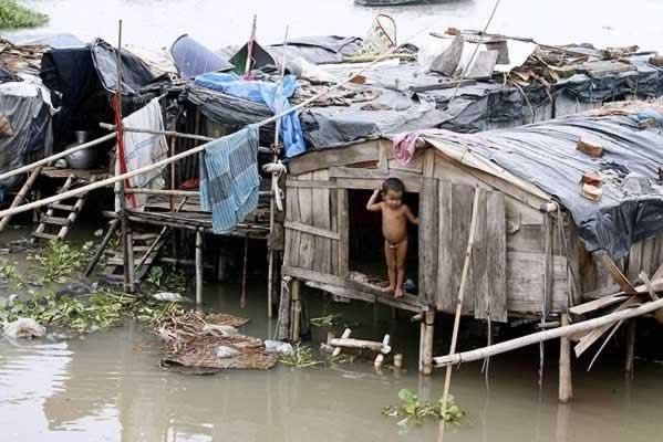 Huracanes tornados destrozos fotos imagenes fenomenos climaticos rayos truenos tormentas ojos investigaciones destrucciones argentina estados unidos mexico temporales www.wetherchannel.com pronosticos John Travolta,Nicholas Cage,Contracara,cirugias esteticas,rostro,lipoaspiraciones,medicina,cirujanos,operaciones,Maria Reich,Nazca,lineas,calendario astronomico,Peru,dibujos,astronomia,geometria,Bernd Teichert,mapas,Ana Mar&iacute;a Cogorno,ovnis,misterios,Cristobal Colon,Hernando,Diego,catedral Sevillana,Cartuja Pickman,Jos&eacute; Antonio Lorente,Granada,ADN;restos,Marcial Castro,antropologia,Republica Dominicana,www.egipto.com,Egipto,Keops,piramides,descubrimientos,Aton,Ankh,tumbas,sarcofacos,momias,embalsamamientos,Kefren,camaras secretas,Nefertiti,Amenofis,Nilo,inundaciones,Blade Runner,Ridley Scott, Richard Dawkins,Steven Pinker,Harrison Ford,Stephen Minger,Stanley Kubrick,Daryl Hanna,replicantes,androides,ciencia ficcion,Contactos,SHGb02+14a,proyecto SETI,Search for Extra Terrestial Intelligence,SETI@home,Robert Zemeckis,Jodie Foster,Dan Wertheimer,New Scientist,Arecibo,Puerto Rico,civilizaciones extraterrestres,Ma libert&eacute; de penser,Florent Pagny,Argentina,France,Patagonia,Argentine,Azucena Caama&ntilde;o,Savoir aimer,artistes,musique,musica,CD,cantores,ventas,compras,ranking,Paparazzi,Isabel Sartorius,Borbon,Ortiz Pati&ntilde;o,Vallejo Najera,Entrecanales,Mora Figueroa,Antonio Montero,Sainz Vicu&ntilde;a,Espa&ntilde;a,jet set,Mallorca,Ibiza,John Fitzgerald Kennedy,Lee Harvey Oswald,Vitaliy Fadeyev,Lawrence Berkeley,Carl Haber,Fidel Castro,Lyndon B. Johnson,Jackie,Onassis,Irma Roy,Carolina Papaleo,Osvaldo,diputada nacional,Congreso,Argentina,Raul Granillo Ocampo,politica,justicialismo,peronismo,cine,television,La Horqueta,San Isidro,que se vayan todos,diciembre 2001,2002,2003,2004,maria julia alsogaray,alvaros,,Roberto Mart&iacute;nez Medina,Maria Julia Alsogaray,Ra&uacute;l Granillo Ocampo,Jorge Rodr&iacute;guez,V&iacute;ctor Alderete,Claudia Bello,Angel Massa,Alfredo Yabran,Mario Pontaquarto,Nestor Carlos Kirchner,Cristina Elizabeth Fernandez,corrupcion,senado,general rodriguez,anibal,fernandez,alberto,fernando de la rua,ines pertine,eduardo duhalde,hilda chiche gonzalez,2000,2001,2002,2003,2004,Museos,www.louvre.fr,Leonardo Da Vinci,Gioconda,Mona Lisa,Italia,Francia,France,inventos,Italy,renacimiento,historia,cuadros,links,images,postcards,photos,fotos,imagenes,postales,pictures,historia,arqueologia,descubrimientos,culturales,agenda,infodiario,diario accion,buenos aires,argentina,Diario Accion de General Rodriguez, politica, actualidad, noticias e informacion, personalidades e instituciones, policiales, galerias de fotos; historia de General Rodriguez, sus origenes, edificios, estancias, habitos y costumbres, anecdotas, comercios e industrias, los fundadores, antiguas instituciones, fotos e imagenes; suplementos especiales: la crisis politica, economica y social de la Argentina, los acontecimientos de Diciembre de 2001, articulos y entrevistas; Emigracion: toda la informacion destinada a aquellos que desean emigrar, radicarse o estudiar en el exterior, visas, pasaportes, consejos, guias, informacion util, links; Trueque: novedades e informacion, links, estructura del trueque; el casamiento de Maxima Zorreguieta y el principe Guillermo Alejandro de Holanda; Guerra de Afganistan: galeria de imagenes e informacion sobre la primera guerra del siglo XXI; la guerra de Irak, Bagdad, Georges W. Bush, Saddam Husseim, el atentado a las torres Gemelas de Nueva York, las twin towers, el 11-s, y descripcion del hecho que conmovio al mundo; Empleo: consultoras, clasificados, agencias de empleo, consejos e informacion util, curriculum vitae, como confeccionarlos, noticias de actualidad; 
Los numeros de la crisis: Las consecuencias de la crisis politica, economica y social; estadisticas, pobreza, desnutricion, salud y asistencia; noticias regionales y provinciales, columnas y editoriales; informacion para negocios: pymes, links, empresas y negocios; Agenda Cultural con toda la informacion de cursos, universidades, talleres, escuelas y oportunidades, exposiciones de arte de la region; buscadores en Internet, Enlaces: links a los mejores sitios de educacion, cultura, arte, biografias, politica, interes general, web, Links del Diario Accion: RMS Titanic, su historia, su tragico viaje inaugural; historias, testimonios, documentos y articulos sobre el naufragio; links y sitios sobre el tema; la pelicula de Cameron, fotos e imagenes; suplementos especiales, Historia Argentina y de General Rodriguez, la llegada de la democracia en General Rodriguez, la asuncion de Juan Lumbreras como intendente en 1983, galeria de imagenes, sus palabras y los actos, su gabinete, festejos de la comunidad. Fundacion del pueblo de General Rodriguez, sus instituciones y personalidades relevantes, arquitectura y edificios, comercios e industrias, sus comienzos, estancias, inmigraciones italianas, espa&ntilde;olas, vascas e irlandesas, anecdotas y efemerides, sus hombres ilustres, el Hospital Vicente Lopez y Planes, su fundacion por las Damas de Beneficencia, el hundimiento del crucero General Belgrano, testimonios de ex combatientes y tripulantes, su comandante Hector Elias Bonzo, fotos e imagenes, recuerdos y homenajes, historia de la familia Bonzo de General Rodriguez, entrevistas y articulos periodisticos. La guerra de Malvinas en el Atlantico Sur, el conflicto belico con Gran Breta&ntilde;a de 1982, politicos relevantes, Benjamin Paez y Trueba, fotos antiguas de familias fundadoras, galerias de imagenes de pobladores, recorrida virtual por el antiguo General Rodriguez, el paso de la Infanta en 1910, historia de La Serenisima, la familia Mastellone, La Choza, Bernardo de Irigoyen, peronismo y radicalismo y muchisimo mas