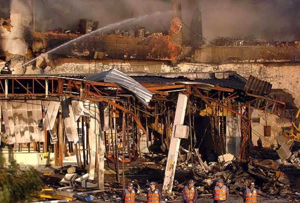 Huracanes tornados destrozos fotos imagenes fenomenos climaticos rayos truenos tormentas ojos investigaciones destrucciones argentina estados unidos mexico temporales www.wetherchannel.com pronosticos John Travolta,Nicholas Cage,Contracara,cirugias esteticas,rostro,lipoaspiraciones,medicina,cirujanos,operaciones,Maria Reich,Nazca,lineas,calendario astronomico,Peru,dibujos,astronomia,geometria,Bernd Teichert,mapas,Ana Mar&iacute;a Cogorno,ovnis,misterios,Cristobal Colon,Hernando,Diego,catedral Sevillana,Cartuja Pickman,Jos&eacute; Antonio Lorente,Granada,ADN;restos,Marcial Castro,antropologia,Republica Dominicana,www.egipto.com,Egipto,Keops,piramides,descubrimientos,Aton,Ankh,tumbas,sarcofacos,momias,embalsamamientos,Kefren,camaras secretas,Nefertiti,Amenofis,Nilo,inundaciones,Blade Runner,Ridley Scott, Richard Dawkins,Steven Pinker,Harrison Ford,Stephen Minger,Stanley Kubrick,Daryl Hanna,replicantes,androides,ciencia ficcion,Contactos,SHGb02+14a,proyecto SETI,Search for Extra Terrestial Intelligence,SETI@home,Robert Zemeckis,Jodie Foster,Dan Wertheimer,New Scientist,Arecibo,Puerto Rico,civilizaciones extraterrestres,Ma libert&eacute; de penser,Florent Pagny,Argentina,France,Patagonia,Argentine,Azucena Caama&ntilde;o,Savoir aimer,artistes,musique,musica,CD,cantores,ventas,compras,ranking,Paparazzi,Isabel Sartorius,Borbon,Ortiz Pati&ntilde;o,Vallejo Najera,Entrecanales,Mora Figueroa,Antonio Montero,Sainz Vicu&ntilde;a,Espa&ntilde;a,jet set,Mallorca,Ibiza,John Fitzgerald Kennedy,Lee Harvey Oswald,Vitaliy Fadeyev,Lawrence Berkeley,Carl Haber,Fidel Castro,Lyndon B. Johnson,Jackie,Onassis,Irma Roy,Carolina Papaleo,Osvaldo,diputada nacional,Congreso,Argentina,Raul Granillo Ocampo,politica,justicialismo,peronismo,cine,television,La Horqueta,San Isidro,que se vayan todos,diciembre 2001,2002,2003,2004,maria julia alsogaray,alvaros,,Roberto Mart&iacute;nez Medina,Maria Julia Alsogaray,Ra&uacute;l Granillo Ocampo,Jorge Rodr&iacute;guez,V&iacute;ctor Alderete,Claudia Bello,Angel Massa,Alfredo Yabran,Mario Pontaquarto,Nestor Carlos Kirchner,Cristina Elizabeth Fernandez,corrupcion,senado,general rodriguez,anibal,fernandez,alberto,fernando de la rua,ines pertine,eduardo duhalde,hilda chiche gonzalez,2000,2001,2002,2003,2004,Museos,www.louvre.fr,Leonardo Da Vinci,Gioconda,Mona Lisa,Italia,Francia,France,inventos,Italy,renacimiento,historia,cuadros,links,images,postcards,photos,fotos,imagenes,postales,pictures,historia,arqueologia,descubrimientos,culturales,agenda,infodiario,diario accion,buenos aires,argentina,Diario Accion de General Rodriguez, politica, actualidad, noticias e informacion, personalidades e instituciones, policiales, galerias de fotos; historia de General Rodriguez, sus origenes, edificios, estancias, habitos y costumbres, anecdotas, comercios e industrias, los fundadores, antiguas instituciones, fotos e imagenes; suplementos especiales: la crisis politica, economica y social de la Argentina, los acontecimientos de Diciembre de 2001, articulos y entrevistas; Emigracion: toda la informacion destinada a aquellos que desean emigrar, radicarse o estudiar en el exterior, visas, pasaportes, consejos, guias, informacion util, links; Trueque: novedades e informacion, links, estructura del trueque; el casamiento de Maxima Zorreguieta y el principe Guillermo Alejandro de Holanda; Guerra de Afganistan: galeria de imagenes e informacion sobre la primera guerra del siglo XXI; la guerra de Irak, Bagdad, Georges W. Bush, Saddam Husseim, el atentado a las torres Gemelas de Nueva York, las twin towers, el 11-s, y descripcion del hecho que conmovio al mundo; Empleo: consultoras, clasificados, agencias de empleo, consejos e informacion util, curriculum vitae, como confeccionarlos, noticias de actualidad; 
Los numeros de la crisis: Las consecuencias de la crisis politica, economica y social; estadisticas, pobreza, desnutricion, salud y asistencia; noticias regionales y provinciales, columnas y editoriales; informacion para negocios: pymes, links, empresas y negocios; Agenda Cultural con toda la informacion de cursos, universidades, talleres, escuelas y oportunidades, exposiciones de arte de la region; buscadores en Internet, Enlaces: links a los mejores sitios de educacion, cultura, arte, biografias, politica, interes general, web, Links del Diario Accion: RMS Titanic, su historia, su tragico viaje inaugural; historias, testimonios, documentos y articulos sobre el naufragio; links y sitios sobre el tema; la pelicula de Cameron, fotos e imagenes; suplementos especiales, Historia Argentina y de General Rodriguez, la llegada de la democracia en General Rodriguez, la asuncion de Juan Lumbreras como intendente en 1983, galeria de imagenes, sus palabras y los actos, su gabinete, festejos de la comunidad. Fundacion del pueblo de General Rodriguez, sus instituciones y personalidades relevantes, arquitectura y edificios, comercios e industrias, sus comienzos, estancias, inmigraciones italianas, espa&ntilde;olas, vascas e irlandesas, anecdotas y efemerides, sus hombres ilustres, el Hospital Vicente Lopez y Planes, su fundacion por las Damas de Beneficencia, el hundimiento del crucero General Belgrano, testimonios de ex combatientes y tripulantes, su comandante Hector Elias Bonzo, fotos e imagenes, recuerdos y homenajes, historia de la familia Bonzo de General Rodriguez, entrevistas y articulos periodisticos. La guerra de Malvinas en el Atlantico Sur, el conflicto belico con Gran Breta&ntilde;a de 1982, politicos relevantes, Benjamin Paez y Trueba, fotos antiguas de familias fundadoras, galerias de imagenes de pobladores, recorrida virtual por el antiguo General Rodriguez, el paso de la Infanta en 1910, historia de La Serenisima, la familia Mastellone, La Choza, Bernardo de Irigoyen, peronismo y radicalismo y muchisimo mas