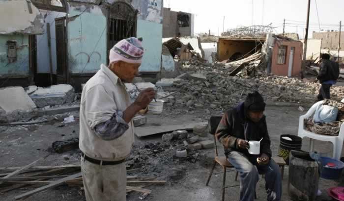 Huracanes tornados destrozos fotos imagenes fenomenos climaticos rayos truenos tormentas ojos investigaciones destrucciones argentina estados unidos mexico temporales www.wetherchannel.com pronosticos John Travolta,Nicholas Cage,Contracara,cirugias esteticas,rostro,lipoaspiraciones,medicina,cirujanos,operaciones,Maria Reich,Nazca,lineas,calendario astronomico,Peru,dibujos,astronomia,geometria,Bernd Teichert,mapas,Ana Mar&iacute;a Cogorno,ovnis,misterios,Cristobal Colon,Hernando,Diego,catedral Sevillana,Cartuja Pickman,Jos&eacute; Antonio Lorente,Granada,ADN;restos,Marcial Castro,antropologia,Republica Dominicana,www.egipto.com,Egipto,Keops,piramides,descubrimientos,Aton,Ankh,tumbas,sarcofacos,momias,embalsamamientos,Kefren,camaras secretas,Nefertiti,Amenofis,Nilo,inundaciones,Blade Runner,Ridley Scott, Richard Dawkins,Steven Pinker,Harrison Ford,Stephen Minger,Stanley Kubrick,Daryl Hanna,replicantes,androides,ciencia ficcion,Contactos,SHGb02+14a,proyecto SETI,Search for Extra Terrestial Intelligence,SETI@home,Robert Zemeckis,Jodie Foster,Dan Wertheimer,New Scientist,Arecibo,Puerto Rico,civilizaciones extraterrestres,Ma libert&eacute; de penser,Florent Pagny,Argentina,France,Patagonia,Argentine,Azucena Caama&ntilde;o,Savoir aimer,artistes,musique,musica,CD,cantores,ventas,compras,ranking,Paparazzi,Isabel Sartorius,Borbon,Ortiz Pati&ntilde;o,Vallejo Najera,Entrecanales,Mora Figueroa,Antonio Montero,Sainz Vicu&ntilde;a,Espa&ntilde;a,jet set,Mallorca,Ibiza,John Fitzgerald Kennedy,Lee Harvey Oswald,Vitaliy Fadeyev,Lawrence Berkeley,Carl Haber,Fidel Castro,Lyndon B. Johnson,Jackie,Onassis,Irma Roy,Carolina Papaleo,Osvaldo,diputada nacional,Congreso,Argentina,Raul Granillo Ocampo,politica,justicialismo,peronismo,cine,television,La Horqueta,San Isidro,que se vayan todos,diciembre 2001,2002,2003,2004,maria julia alsogaray,alvaros,,Roberto Mart&iacute;nez Medina,Maria Julia Alsogaray,Ra&uacute;l Granillo Ocampo,Jorge Rodr&iacute;guez,V&iacute;ctor Alderete,Claudia Bello,Angel Massa,Alfredo Yabran,Mario Pontaquarto,Nestor Carlos Kirchner,Cristina Elizabeth Fernandez,corrupcion,senado,general rodriguez,anibal,fernandez,alberto,fernando de la rua,ines pertine,eduardo duhalde,hilda chiche gonzalez,2000,2001,2002,2003,2004,Museos,www.louvre.fr,Leonardo Da Vinci,Gioconda,Mona Lisa,Italia,Francia,France,inventos,Italy,renacimiento,historia,cuadros,links,images,postcards,photos,fotos,imagenes,postales,pictures,historia,arqueologia,descubrimientos,culturales,agenda,infodiario,diario accion,buenos aires,argentina,Diario Accion de General Rodriguez, politica, actualidad, noticias e informacion, personalidades e instituciones, policiales, galerias de fotos; historia de General Rodriguez, sus origenes, edificios, estancias, habitos y costumbres, anecdotas, comercios e industrias, los fundadores, antiguas instituciones, fotos e imagenes; suplementos especiales: la crisis politica, economica y social de la Argentina, los acontecimientos de Diciembre de 2001, articulos y entrevistas; Emigracion: toda la informacion destinada a aquellos que desean emigrar, radicarse o estudiar en el exterior, visas, pasaportes, consejos, guias, informacion util, links; Trueque: novedades e informacion, links, estructura del trueque; el casamiento de Maxima Zorreguieta y el principe Guillermo Alejandro de Holanda; Guerra de Afganistan: galeria de imagenes e informacion sobre la primera guerra del siglo XXI; la guerra de Irak, Bagdad, Georges W. Bush, Saddam Husseim, el atentado a las torres Gemelas de Nueva York, las twin towers, el 11-s, y descripcion del hecho que conmovio al mundo; Empleo: consultoras, clasificados, agencias de empleo, consejos e informacion util, curriculum vitae, como confeccionarlos, noticias de actualidad; 
Los numeros de la crisis: Las consecuencias de la crisis politica, economica y social; estadisticas, pobreza, desnutricion, salud y asistencia; noticias regionales y provinciales, columnas y editoriales; informacion para negocios: pymes, links, empresas y negocios; Agenda Cultural con toda la informacion de cursos, universidades, talleres, escuelas y oportunidades, exposiciones de arte de la region; buscadores en Internet, Enlaces: links a los mejores sitios de educacion, cultura, arte, biografias, politica, interes general, web, Links del Diario Accion: RMS Titanic, su historia, su tragico viaje inaugural; historias, testimonios, documentos y articulos sobre el naufragio; links y sitios sobre el tema; la pelicula de Cameron, fotos e imagenes; suplementos especiales, Historia Argentina y de General Rodriguez, la llegada de la democracia en General Rodriguez, la asuncion de Juan Lumbreras como intendente en 1983, galeria de imagenes, sus palabras y los actos, su gabinete, festejos de la comunidad. Fundacion del pueblo de General Rodriguez, sus instituciones y personalidades relevantes, arquitectura y edificios, comercios e industrias, sus comienzos, estancias, inmigraciones italianas, espa&ntilde;olas, vascas e irlandesas, anecdotas y efemerides, sus hombres ilustres, el Hospital Vicente Lopez y Planes, su fundacion por las Damas de Beneficencia, el hundimiento del crucero General Belgrano, testimonios de ex combatientes y tripulantes, su comandante Hector Elias Bonzo, fotos e imagenes, recuerdos y homenajes, historia de la familia Bonzo de General Rodriguez, entrevistas y articulos periodisticos. La guerra de Malvinas en el Atlantico Sur, el conflicto belico con Gran Breta&ntilde;a de 1982, politicos relevantes, Benjamin Paez y Trueba, fotos antiguas de familias fundadoras, galerias de imagenes de pobladores, recorrida virtual por el antiguo General Rodriguez, el paso de la Infanta en 1910, historia de La Serenisima, la familia Mastellone, La Choza, Bernardo de Irigoyen, peronismo y radicalismo y muchisimo mas