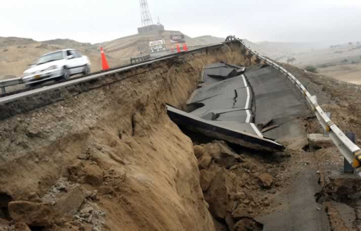 Huracanes tornados destrozos fotos imagenes fenomenos climaticos rayos truenos tormentas ojos investigaciones destrucciones argentina estados unidos mexico temporales www.wetherchannel.com pronosticos John Travolta,Nicholas Cage,Contracara,cirugias esteticas,rostro,lipoaspiraciones,medicina,cirujanos,operaciones,Maria Reich,Nazca,lineas,calendario astronomico,Peru,dibujos,astronomia,geometria,Bernd Teichert,mapas,Ana Mar&iacute;a Cogorno,ovnis,misterios,Cristobal Colon,Hernando,Diego,catedral Sevillana,Cartuja Pickman,Jos&eacute; Antonio Lorente,Granada,ADN;restos,Marcial Castro,antropologia,Republica Dominicana,www.egipto.com,Egipto,Keops,piramides,descubrimientos,Aton,Ankh,tumbas,sarcofacos,momias,embalsamamientos,Kefren,camaras secretas,Nefertiti,Amenofis,Nilo,inundaciones,Blade Runner,Ridley Scott, Richard Dawkins,Steven Pinker,Harrison Ford,Stephen Minger,Stanley Kubrick,Daryl Hanna,replicantes,androides,ciencia ficcion,Contactos,SHGb02+14a,proyecto SETI,Search for Extra Terrestial Intelligence,SETI@home,Robert Zemeckis,Jodie Foster,Dan Wertheimer,New Scientist,Arecibo,Puerto Rico,civilizaciones extraterrestres,Ma libert&eacute; de penser,Florent Pagny,Argentina,France,Patagonia,Argentine,Azucena Caama&ntilde;o,Savoir aimer,artistes,musique,musica,CD,cantores,ventas,compras,ranking,Paparazzi,Isabel Sartorius,Borbon,Ortiz Pati&ntilde;o,Vallejo Najera,Entrecanales,Mora Figueroa,Antonio Montero,Sainz Vicu&ntilde;a,Espa&ntilde;a,jet set,Mallorca,Ibiza,John Fitzgerald Kennedy,Lee Harvey Oswald,Vitaliy Fadeyev,Lawrence Berkeley,Carl Haber,Fidel Castro,Lyndon B. Johnson,Jackie,Onassis,Irma Roy,Carolina Papaleo,Osvaldo,diputada nacional,Congreso,Argentina,Raul Granillo Ocampo,politica,justicialismo,peronismo,cine,television,La Horqueta,San Isidro,que se vayan todos,diciembre 2001,2002,2003,2004,maria julia alsogaray,alvaros,,Roberto Mart&iacute;nez Medina,Maria Julia Alsogaray,Ra&uacute;l Granillo Ocampo,Jorge Rodr&iacute;guez,V&iacute;ctor Alderete,Claudia Bello,Angel Massa,Alfredo Yabran,Mario Pontaquarto,Nestor Carlos Kirchner,Cristina Elizabeth Fernandez,corrupcion,senado,general rodriguez,anibal,fernandez,alberto,fernando de la rua,ines pertine,eduardo duhalde,hilda chiche gonzalez,2000,2001,2002,2003,2004,Museos,www.louvre.fr,Leonardo Da Vinci,Gioconda,Mona Lisa,Italia,Francia,France,inventos,Italy,renacimiento,historia,cuadros,links,images,postcards,photos,fotos,imagenes,postales,pictures,historia,arqueologia,descubrimientos,culturales,agenda,infodiario,diario accion,buenos aires,argentina,Diario Accion de General Rodriguez, politica, actualidad, noticias e informacion, personalidades e instituciones, policiales, galerias de fotos; historia de General Rodriguez, sus origenes, edificios, estancias, habitos y costumbres, anecdotas, comercios e industrias, los fundadores, antiguas instituciones, fotos e imagenes; suplementos especiales: la crisis politica, economica y social de la Argentina, los acontecimientos de Diciembre de 2001, articulos y entrevistas; Emigracion: toda la informacion destinada a aquellos que desean emigrar, radicarse o estudiar en el exterior, visas, pasaportes, consejos, guias, informacion util, links; Trueque: novedades e informacion, links, estructura del trueque; el casamiento de Maxima Zorreguieta y el principe Guillermo Alejandro de Holanda; Guerra de Afganistan: galeria de imagenes e informacion sobre la primera guerra del siglo XXI; la guerra de Irak, Bagdad, Georges W. Bush, Saddam Husseim, el atentado a las torres Gemelas de Nueva York, las twin towers, el 11-s, y descripcion del hecho que conmovio al mundo; Empleo: consultoras, clasificados, agencias de empleo, consejos e informacion util, curriculum vitae, como confeccionarlos, noticias de actualidad; 
Los numeros de la crisis: Las consecuencias de la crisis politica, economica y social; estadisticas, pobreza, desnutricion, salud y asistencia; noticias regionales y provinciales, columnas y editoriales; informacion para negocios: pymes, links, empresas y negocios; Agenda Cultural con toda la informacion de cursos, universidades, talleres, escuelas y oportunidades, exposiciones de arte de la region; buscadores en Internet, Enlaces: links a los mejores sitios de educacion, cultura, arte, biografias, politica, interes general, web, Links del Diario Accion: RMS Titanic, su historia, su tragico viaje inaugural; historias, testimonios, documentos y articulos sobre el naufragio; links y sitios sobre el tema; la pelicula de Cameron, fotos e imagenes; suplementos especiales, Historia Argentina y de General Rodriguez, la llegada de la democracia en General Rodriguez, la asuncion de Juan Lumbreras como intendente en 1983, galeria de imagenes, sus palabras y los actos, su gabinete, festejos de la comunidad. Fundacion del pueblo de General Rodriguez, sus instituciones y personalidades relevantes, arquitectura y edificios, comercios e industrias, sus comienzos, estancias, inmigraciones italianas, espa&ntilde;olas, vascas e irlandesas, anecdotas y efemerides, sus hombres ilustres, el Hospital Vicente Lopez y Planes, su fundacion por las Damas de Beneficencia, el hundimiento del crucero General Belgrano, testimonios de ex combatientes y tripulantes, su comandante Hector Elias Bonzo, fotos e imagenes, recuerdos y homenajes, historia de la familia Bonzo de General Rodriguez, entrevistas y articulos periodisticos. La guerra de Malvinas en el Atlantico Sur, el conflicto belico con Gran Breta&ntilde;a de 1982, politicos relevantes, Benjamin Paez y Trueba, fotos antiguas de familias fundadoras, galerias de imagenes de pobladores, recorrida virtual por el antiguo General Rodriguez, el paso de la Infanta en 1910, historia de La Serenisima, la familia Mastellone, La Choza, Bernardo de Irigoyen, peronismo y radicalismo y muchisimo mas