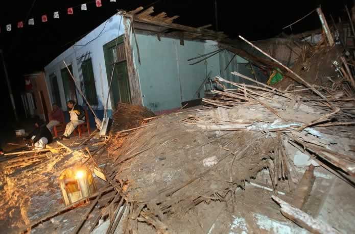 Huracanes tornados destrozos fotos imagenes fenomenos climaticos rayos truenos tormentas ojos investigaciones destrucciones argentina estados unidos mexico temporales www.wetherchannel.com pronosticos John Travolta,Nicholas Cage,Contracara,cirugias esteticas,rostro,lipoaspiraciones,medicina,cirujanos,operaciones,Maria Reich,Nazca,lineas,calendario astronomico,Peru,dibujos,astronomia,geometria,Bernd Teichert,mapas,Ana Mar&iacute;a Cogorno,ovnis,misterios,Cristobal Colon,Hernando,Diego,catedral Sevillana,Cartuja Pickman,Jos&eacute; Antonio Lorente,Granada,ADN;restos,Marcial Castro,antropologia,Republica Dominicana,www.egipto.com,Egipto,Keops,piramides,descubrimientos,Aton,Ankh,tumbas,sarcofacos,momias,embalsamamientos,Kefren,camaras secretas,Nefertiti,Amenofis,Nilo,inundaciones,Blade Runner,Ridley Scott, Richard Dawkins,Steven Pinker,Harrison Ford,Stephen Minger,Stanley Kubrick,Daryl Hanna,replicantes,androides,ciencia ficcion,Contactos,SHGb02+14a,proyecto SETI,Search for Extra Terrestial Intelligence,SETI@home,Robert Zemeckis,Jodie Foster,Dan Wertheimer,New Scientist,Arecibo,Puerto Rico,civilizaciones extraterrestres,Ma libert&eacute; de penser,Florent Pagny,Argentina,France,Patagonia,Argentine,Azucena Caama&ntilde;o,Savoir aimer,artistes,musique,musica,CD,cantores,ventas,compras,ranking,Paparazzi,Isabel Sartorius,Borbon,Ortiz Pati&ntilde;o,Vallejo Najera,Entrecanales,Mora Figueroa,Antonio Montero,Sainz Vicu&ntilde;a,Espa&ntilde;a,jet set,Mallorca,Ibiza,John Fitzgerald Kennedy,Lee Harvey Oswald,Vitaliy Fadeyev,Lawrence Berkeley,Carl Haber,Fidel Castro,Lyndon B. Johnson,Jackie,Onassis,Irma Roy,Carolina Papaleo,Osvaldo,diputada nacional,Congreso,Argentina,Raul Granillo Ocampo,politica,justicialismo,peronismo,cine,television,La Horqueta,San Isidro,que se vayan todos,diciembre 2001,2002,2003,2004,maria julia alsogaray,alvaros,,Roberto Mart&iacute;nez Medina,Maria Julia Alsogaray,Ra&uacute;l Granillo Ocampo,Jorge Rodr&iacute;guez,V&iacute;ctor Alderete,Claudia Bello,Angel Massa,Alfredo Yabran,Mario Pontaquarto,Nestor Carlos Kirchner,Cristina Elizabeth Fernandez,corrupcion,senado,general rodriguez,anibal,fernandez,alberto,fernando de la rua,ines pertine,eduardo duhalde,hilda chiche gonzalez,2000,2001,2002,2003,2004,Museos,www.louvre.fr,Leonardo Da Vinci,Gioconda,Mona Lisa,Italia,Francia,France,inventos,Italy,renacimiento,historia,cuadros,links,images,postcards,photos,fotos,imagenes,postales,pictures,historia,arqueologia,descubrimientos,culturales,agenda,infodiario,diario accion,buenos aires,argentina,Diario Accion de General Rodriguez, politica, actualidad, noticias e informacion, personalidades e instituciones, policiales, galerias de fotos; historia de General Rodriguez, sus origenes, edificios, estancias, habitos y costumbres, anecdotas, comercios e industrias, los fundadores, antiguas instituciones, fotos e imagenes; suplementos especiales: la crisis politica, economica y social de la Argentina, los acontecimientos de Diciembre de 2001, articulos y entrevistas; Emigracion: toda la informacion destinada a aquellos que desean emigrar, radicarse o estudiar en el exterior, visas, pasaportes, consejos, guias, informacion util, links; Trueque: novedades e informacion, links, estructura del trueque; el casamiento de Maxima Zorreguieta y el principe Guillermo Alejandro de Holanda; Guerra de Afganistan: galeria de imagenes e informacion sobre la primera guerra del siglo XXI; la guerra de Irak, Bagdad, Georges W. Bush, Saddam Husseim, el atentado a las torres Gemelas de Nueva York, las twin towers, el 11-s, y descripcion del hecho que conmovio al mundo; Empleo: consultoras, clasificados, agencias de empleo, consejos e informacion util, curriculum vitae, como confeccionarlos, noticias de actualidad; 
Los numeros de la crisis: Las consecuencias de la crisis politica, economica y social; estadisticas, pobreza, desnutricion, salud y asistencia; noticias regionales y provinciales, columnas y editoriales; informacion para negocios: pymes, links, empresas y negocios; Agenda Cultural con toda la informacion de cursos, universidades, talleres, escuelas y oportunidades, exposiciones de arte de la region; buscadores en Internet, Enlaces: links a los mejores sitios de educacion, cultura, arte, biografias, politica, interes general, web, Links del Diario Accion: RMS Titanic, su historia, su tragico viaje inaugural; historias, testimonios, documentos y articulos sobre el naufragio; links y sitios sobre el tema; la pelicula de Cameron, fotos e imagenes; suplementos especiales, Historia Argentina y de General Rodriguez, la llegada de la democracia en General Rodriguez, la asuncion de Juan Lumbreras como intendente en 1983, galeria de imagenes, sus palabras y los actos, su gabinete, festejos de la comunidad. Fundacion del pueblo de General Rodriguez, sus instituciones y personalidades relevantes, arquitectura y edificios, comercios e industrias, sus comienzos, estancias, inmigraciones italianas, espa&ntilde;olas, vascas e irlandesas, anecdotas y efemerides, sus hombres ilustres, el Hospital Vicente Lopez y Planes, su fundacion por las Damas de Beneficencia, el hundimiento del crucero General Belgrano, testimonios de ex combatientes y tripulantes, su comandante Hector Elias Bonzo, fotos e imagenes, recuerdos y homenajes, historia de la familia Bonzo de General Rodriguez, entrevistas y articulos periodisticos. La guerra de Malvinas en el Atlantico Sur, el conflicto belico con Gran Breta&ntilde;a de 1982, politicos relevantes, Benjamin Paez y Trueba, fotos antiguas de familias fundadoras, galerias de imagenes de pobladores, recorrida virtual por el antiguo General Rodriguez, el paso de la Infanta en 1910, historia de La Serenisima, la familia Mastellone, La Choza, Bernardo de Irigoyen, peronismo y radicalismo y muchisimo mas