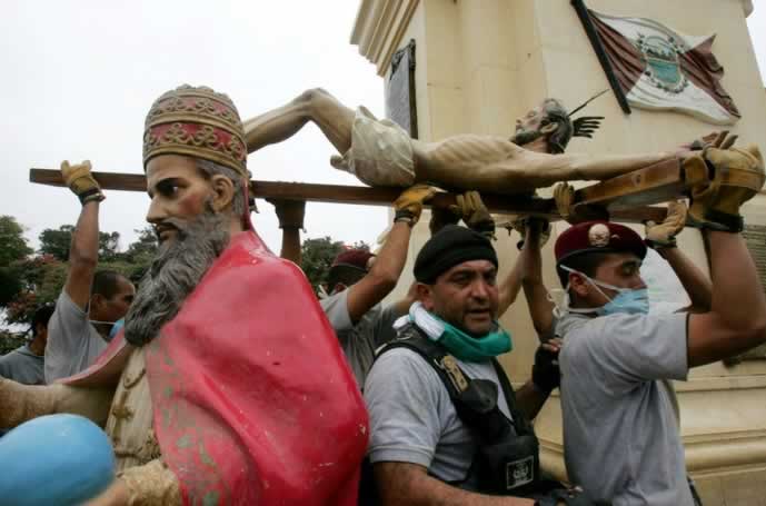 Huracanes tornados destrozos fotos imagenes fenomenos climaticos rayos truenos tormentas ojos investigaciones destrucciones argentina estados unidos mexico temporales www.wetherchannel.com pronosticos John Travolta,Nicholas Cage,Contracara,cirugias esteticas,rostro,lipoaspiraciones,medicina,cirujanos,operaciones,Maria Reich,Nazca,lineas,calendario astronomico,Peru,dibujos,astronomia,geometria,Bernd Teichert,mapas,Ana Mar&iacute;a Cogorno,ovnis,misterios,Cristobal Colon,Hernando,Diego,catedral Sevillana,Cartuja Pickman,Jos&eacute; Antonio Lorente,Granada,ADN;restos,Marcial Castro,antropologia,Republica Dominicana,www.egipto.com,Egipto,Keops,piramides,descubrimientos,Aton,Ankh,tumbas,sarcofacos,momias,embalsamamientos,Kefren,camaras secretas,Nefertiti,Amenofis,Nilo,inundaciones,Blade Runner,Ridley Scott, Richard Dawkins,Steven Pinker,Harrison Ford,Stephen Minger,Stanley Kubrick,Daryl Hanna,replicantes,androides,ciencia ficcion,Contactos,SHGb02+14a,proyecto SETI,Search for Extra Terrestial Intelligence,SETI@home,Robert Zemeckis,Jodie Foster,Dan Wertheimer,New Scientist,Arecibo,Puerto Rico,civilizaciones extraterrestres,Ma libert&eacute; de penser,Florent Pagny,Argentina,France,Patagonia,Argentine,Azucena Caama&ntilde;o,Savoir aimer,artistes,musique,musica,CD,cantores,ventas,compras,ranking,Paparazzi,Isabel Sartorius,Borbon,Ortiz Pati&ntilde;o,Vallejo Najera,Entrecanales,Mora Figueroa,Antonio Montero,Sainz Vicu&ntilde;a,Espa&ntilde;a,jet set,Mallorca,Ibiza,John Fitzgerald Kennedy,Lee Harvey Oswald,Vitaliy Fadeyev,Lawrence Berkeley,Carl Haber,Fidel Castro,Lyndon B. Johnson,Jackie,Onassis,Irma Roy,Carolina Papaleo,Osvaldo,diputada nacional,Congreso,Argentina,Raul Granillo Ocampo,politica,justicialismo,peronismo,cine,television,La Horqueta,San Isidro,que se vayan todos,diciembre 2001,2002,2003,2004,maria julia alsogaray,alvaros,,Roberto Mart&iacute;nez Medina,Maria Julia Alsogaray,Ra&uacute;l Granillo Ocampo,Jorge Rodr&iacute;guez,V&iacute;ctor Alderete,Claudia Bello,Angel Massa,Alfredo Yabran,Mario Pontaquarto,Nestor Carlos Kirchner,Cristina Elizabeth Fernandez,corrupcion,senado,general rodriguez,anibal,fernandez,alberto,fernando de la rua,ines pertine,eduardo duhalde,hilda chiche gonzalez,2000,2001,2002,2003,2004,Museos,www.louvre.fr,Leonardo Da Vinci,Gioconda,Mona Lisa,Italia,Francia,France,inventos,Italy,renacimiento,historia,cuadros,links,images,postcards,photos,fotos,imagenes,postales,pictures,historia,arqueologia,descubrimientos,culturales,agenda,infodiario,diario accion,buenos aires,argentina,Diario Accion de General Rodriguez, politica, actualidad, noticias e informacion, personalidades e instituciones, policiales, galerias de fotos; historia de General Rodriguez, sus origenes, edificios, estancias, habitos y costumbres, anecdotas, comercios e industrias, los fundadores, antiguas instituciones, fotos e imagenes; suplementos especiales: la crisis politica, economica y social de la Argentina, los acontecimientos de Diciembre de 2001, articulos y entrevistas; Emigracion: toda la informacion destinada a aquellos que desean emigrar, radicarse o estudiar en el exterior, visas, pasaportes, consejos, guias, informacion util, links; Trueque: novedades e informacion, links, estructura del trueque; el casamiento de Maxima Zorreguieta y el principe Guillermo Alejandro de Holanda; Guerra de Afganistan: galeria de imagenes e informacion sobre la primera guerra del siglo XXI; la guerra de Irak, Bagdad, Georges W. Bush, Saddam Husseim, el atentado a las torres Gemelas de Nueva York, las twin towers, el 11-s, y descripcion del hecho que conmovio al mundo; Empleo: consultoras, clasificados, agencias de empleo, consejos e informacion util, curriculum vitae, como confeccionarlos, noticias de actualidad; 
Los numeros de la crisis: Las consecuencias de la crisis politica, economica y social; estadisticas, pobreza, desnutricion, salud y asistencia; noticias regionales y provinciales, columnas y editoriales; informacion para negocios: pymes, links, empresas y negocios; Agenda Cultural con toda la informacion de cursos, universidades, talleres, escuelas y oportunidades, exposiciones de arte de la region; buscadores en Internet, Enlaces: links a los mejores sitios de educacion, cultura, arte, biografias, politica, interes general, web, Links del Diario Accion: RMS Titanic, su historia, su tragico viaje inaugural; historias, testimonios, documentos y articulos sobre el naufragio; links y sitios sobre el tema; la pelicula de Cameron, fotos e imagenes; suplementos especiales, Historia Argentina y de General Rodriguez, la llegada de la democracia en General Rodriguez, la asuncion de Juan Lumbreras como intendente en 1983, galeria de imagenes, sus palabras y los actos, su gabinete, festejos de la comunidad. Fundacion del pueblo de General Rodriguez, sus instituciones y personalidades relevantes, arquitectura y edificios, comercios e industrias, sus comienzos, estancias, inmigraciones italianas, espa&ntilde;olas, vascas e irlandesas, anecdotas y efemerides, sus hombres ilustres, el Hospital Vicente Lopez y Planes, su fundacion por las Damas de Beneficencia, el hundimiento del crucero General Belgrano, testimonios de ex combatientes y tripulantes, su comandante Hector Elias Bonzo, fotos e imagenes, recuerdos y homenajes, historia de la familia Bonzo de General Rodriguez, entrevistas y articulos periodisticos. La guerra de Malvinas en el Atlantico Sur, el conflicto belico con Gran Breta&ntilde;a de 1982, politicos relevantes, Benjamin Paez y Trueba, fotos antiguas de familias fundadoras, galerias de imagenes de pobladores, recorrida virtual por el antiguo General Rodriguez, el paso de la Infanta en 1910, historia de La Serenisima, la familia Mastellone, La Choza, Bernardo de Irigoyen, peronismo y radicalismo y muchisimo mas