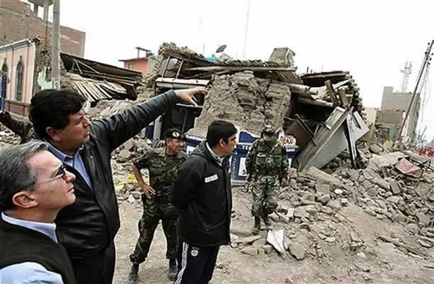 Huracanes tornados destrozos fotos imagenes fenomenos climaticos rayos truenos tormentas ojos investigaciones destrucciones argentina estados unidos mexico temporales www.wetherchannel.com pronosticos John Travolta,Nicholas Cage,Contracara,cirugias esteticas,rostro,lipoaspiraciones,medicina,cirujanos,operaciones,Maria Reich,Nazca,lineas,calendario astronomico,Peru,dibujos,astronomia,geometria,Bernd Teichert,mapas,Ana Mar&iacute;a Cogorno,ovnis,misterios,Cristobal Colon,Hernando,Diego,catedral Sevillana,Cartuja Pickman,Jos&eacute; Antonio Lorente,Granada,ADN;restos,Marcial Castro,antropologia,Republica Dominicana,www.egipto.com,Egipto,Keops,piramides,descubrimientos,Aton,Ankh,tumbas,sarcofacos,momias,embalsamamientos,Kefren,camaras secretas,Nefertiti,Amenofis,Nilo,inundaciones,Blade Runner,Ridley Scott, Richard Dawkins,Steven Pinker,Harrison Ford,Stephen Minger,Stanley Kubrick,Daryl Hanna,replicantes,androides,ciencia ficcion,Contactos,SHGb02+14a,proyecto SETI,Search for Extra Terrestial Intelligence,SETI@home,Robert Zemeckis,Jodie Foster,Dan Wertheimer,New Scientist,Arecibo,Puerto Rico,civilizaciones extraterrestres,Ma libert&eacute; de penser,Florent Pagny,Argentina,France,Patagonia,Argentine,Azucena Caama&ntilde;o,Savoir aimer,artistes,musique,musica,CD,cantores,ventas,compras,ranking,Paparazzi,Isabel Sartorius,Borbon,Ortiz Pati&ntilde;o,Vallejo Najera,Entrecanales,Mora Figueroa,Antonio Montero,Sainz Vicu&ntilde;a,Espa&ntilde;a,jet set,Mallorca,Ibiza,John Fitzgerald Kennedy,Lee Harvey Oswald,Vitaliy Fadeyev,Lawrence Berkeley,Carl Haber,Fidel Castro,Lyndon B. Johnson,Jackie,Onassis,Irma Roy,Carolina Papaleo,Osvaldo,diputada nacional,Congreso,Argentina,Raul Granillo Ocampo,politica,justicialismo,peronismo,cine,television,La Horqueta,San Isidro,que se vayan todos,diciembre 2001,2002,2003,2004,maria julia alsogaray,alvaros,,Roberto Mart&iacute;nez Medina,Maria Julia Alsogaray,Ra&uacute;l Granillo Ocampo,Jorge Rodr&iacute;guez,V&iacute;ctor Alderete,Claudia Bello,Angel Massa,Alfredo Yabran,Mario Pontaquarto,Nestor Carlos Kirchner,Cristina Elizabeth Fernandez,corrupcion,senado,general rodriguez,anibal,fernandez,alberto,fernando de la rua,ines pertine,eduardo duhalde,hilda chiche gonzalez,2000,2001,2002,2003,2004,Museos,www.louvre.fr,Leonardo Da Vinci,Gioconda,Mona Lisa,Italia,Francia,France,inventos,Italy,renacimiento,historia,cuadros,links,images,postcards,photos,fotos,imagenes,postales,pictures,historia,arqueologia,descubrimientos,culturales,agenda,infodiario,diario accion,buenos aires,argentina,Diario Accion de General Rodriguez, politica, actualidad, noticias e informacion, personalidades e instituciones, policiales, galerias de fotos; historia de General Rodriguez, sus origenes, edificios, estancias, habitos y costumbres, anecdotas, comercios e industrias, los fundadores, antiguas instituciones, fotos e imagenes; suplementos especiales: la crisis politica, economica y social de la Argentina, los acontecimientos de Diciembre de 2001, articulos y entrevistas; Emigracion: toda la informacion destinada a aquellos que desean emigrar, radicarse o estudiar en el exterior, visas, pasaportes, consejos, guias, informacion util, links; Trueque: novedades e informacion, links, estructura del trueque; el casamiento de Maxima Zorreguieta y el principe Guillermo Alejandro de Holanda; Guerra de Afganistan: galeria de imagenes e informacion sobre la primera guerra del siglo XXI; la guerra de Irak, Bagdad, Georges W. Bush, Saddam Husseim, el atentado a las torres Gemelas de Nueva York, las twin towers, el 11-s, y descripcion del hecho que conmovio al mundo; Empleo: consultoras, clasificados, agencias de empleo, consejos e informacion util, curriculum vitae, como confeccionarlos, noticias de actualidad; 
Los numeros de la crisis: Las consecuencias de la crisis politica, economica y social; estadisticas, pobreza, desnutricion, salud y asistencia; noticias regionales y provinciales, columnas y editoriales; informacion para negocios: pymes, links, empresas y negocios; Agenda Cultural con toda la informacion de cursos, universidades, talleres, escuelas y oportunidades, exposiciones de arte de la region; buscadores en Internet, Enlaces: links a los mejores sitios de educacion, cultura, arte, biografias, politica, interes general, web, Links del Diario Accion: RMS Titanic, su historia, su tragico viaje inaugural; historias, testimonios, documentos y articulos sobre el naufragio; links y sitios sobre el tema; la pelicula de Cameron, fotos e imagenes; suplementos especiales, Historia Argentina y de General Rodriguez, la llegada de la democracia en General Rodriguez, la asuncion de Juan Lumbreras como intendente en 1983, galeria de imagenes, sus palabras y los actos, su gabinete, festejos de la comunidad. Fundacion del pueblo de General Rodriguez, sus instituciones y personalidades relevantes, arquitectura y edificios, comercios e industrias, sus comienzos, estancias, inmigraciones italianas, espa&ntilde;olas, vascas e irlandesas, anecdotas y efemerides, sus hombres ilustres, el Hospital Vicente Lopez y Planes, su fundacion por las Damas de Beneficencia, el hundimiento del crucero General Belgrano, testimonios de ex combatientes y tripulantes, su comandante Hector Elias Bonzo, fotos e imagenes, recuerdos y homenajes, historia de la familia Bonzo de General Rodriguez, entrevistas y articulos periodisticos. La guerra de Malvinas en el Atlantico Sur, el conflicto belico con Gran Breta&ntilde;a de 1982, politicos relevantes, Benjamin Paez y Trueba, fotos antiguas de familias fundadoras, galerias de imagenes de pobladores, recorrida virtual por el antiguo General Rodriguez, el paso de la Infanta en 1910, historia de La Serenisima, la familia Mastellone, La Choza, Bernardo de Irigoyen, peronismo y radicalismo y muchisimo mas